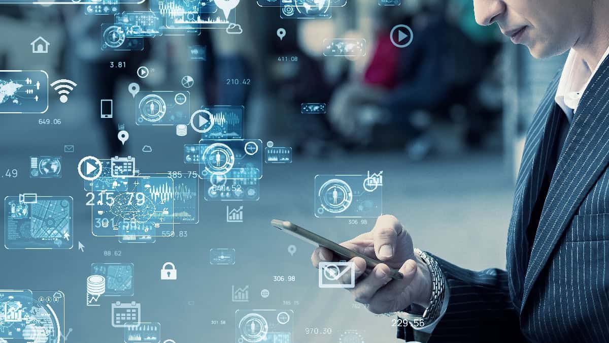 WhatsApp broadcasting services